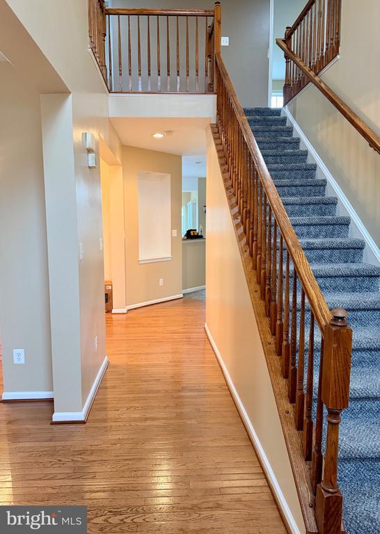 Building Photo - 9330 Birch Cliff Drive