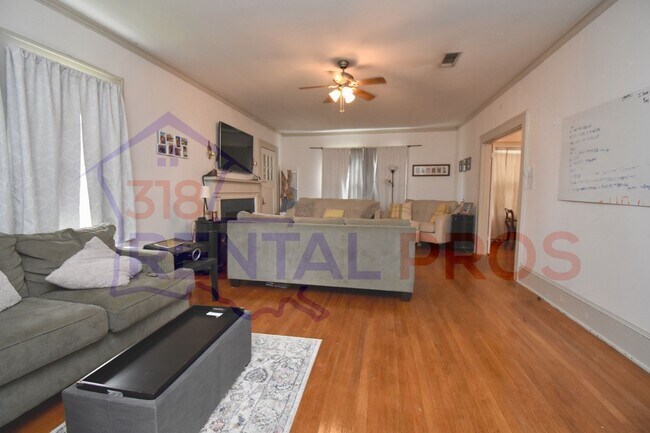 Building Photo - 3 Bed 2 Bath Home Within Walking Distance to Tech!