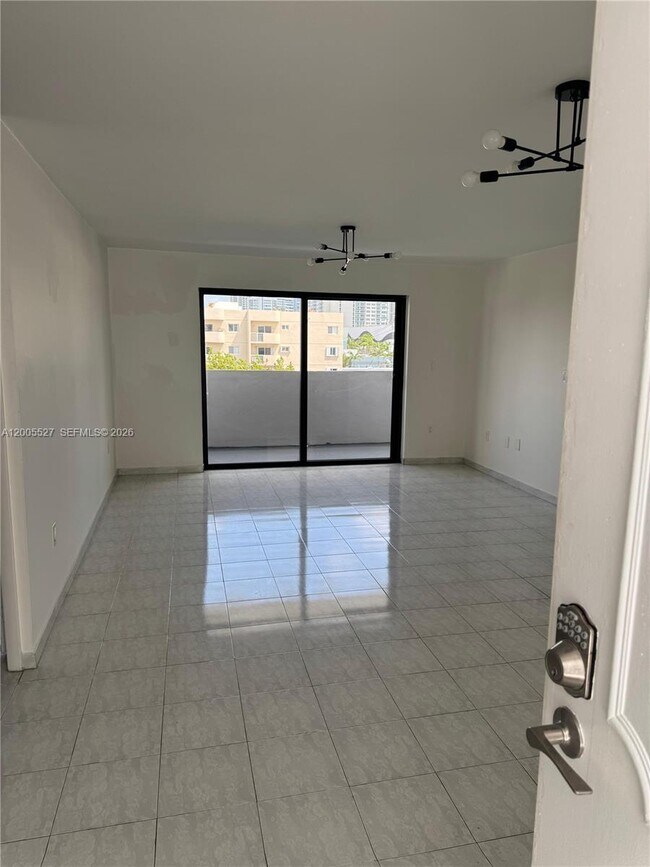 Building Photo - 6725 Harding Ave