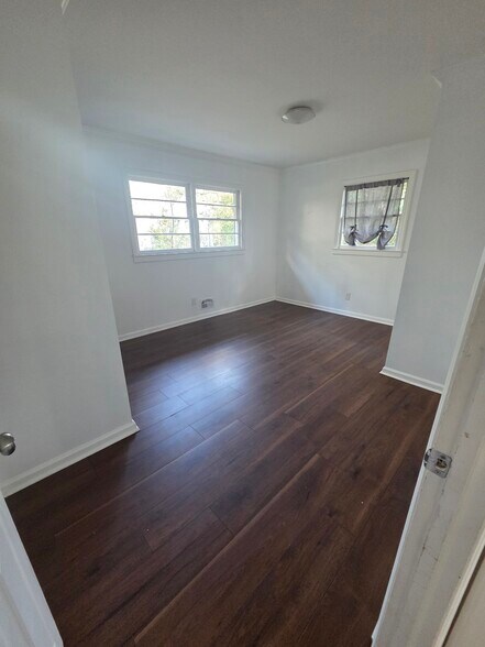 Building Photo - 26 Station Rd