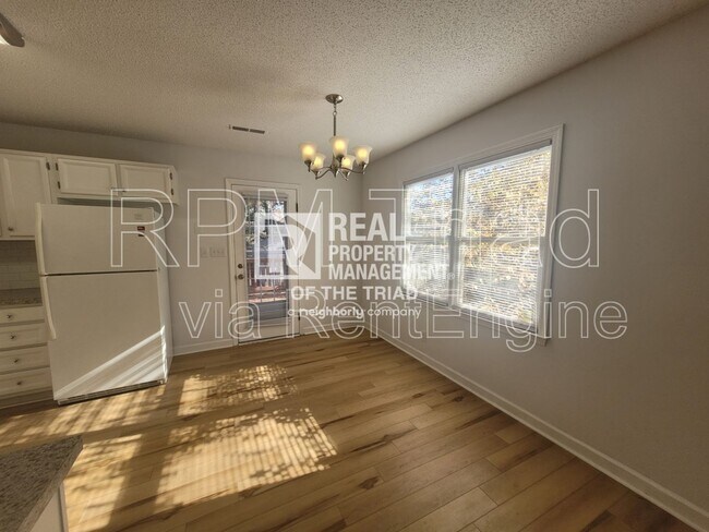 Building Photo - 1349 Brookwood Dr