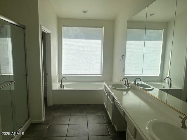 Building Photo - 9863 E Gelding Dr