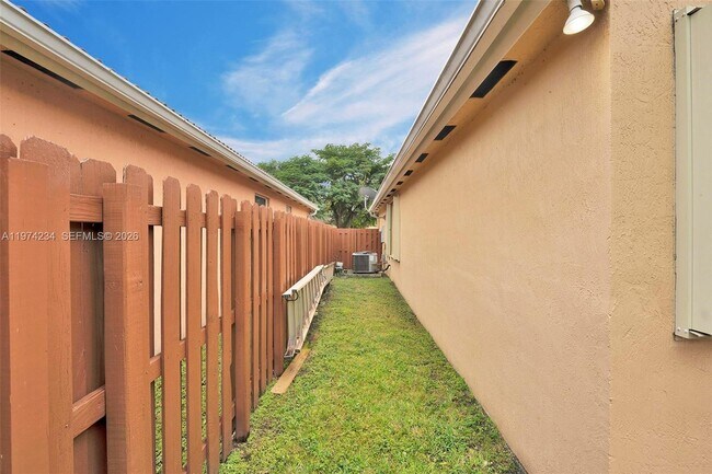 Building Photo - 9437 SW 183rd Terrace