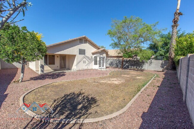 Building Photo - 8039 W Alex Ave