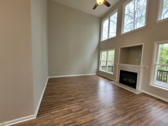 Building Photo - 755 Brooks Cir
