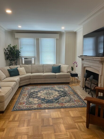 Primary Photo - 144 N Dithridge St
