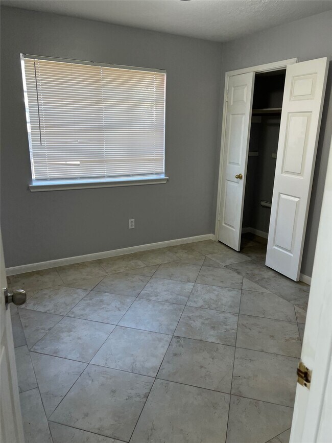 Building Photo - 3311 Ashlock Dr