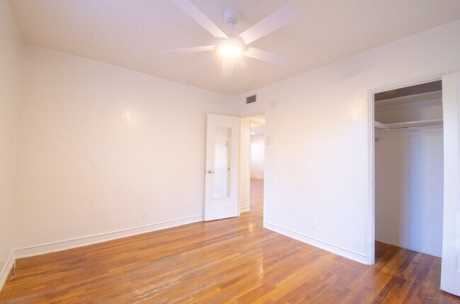 Building Photo - Iconic Sam Hughes Bungalow! Steps away from University of Arizona Main Campus!