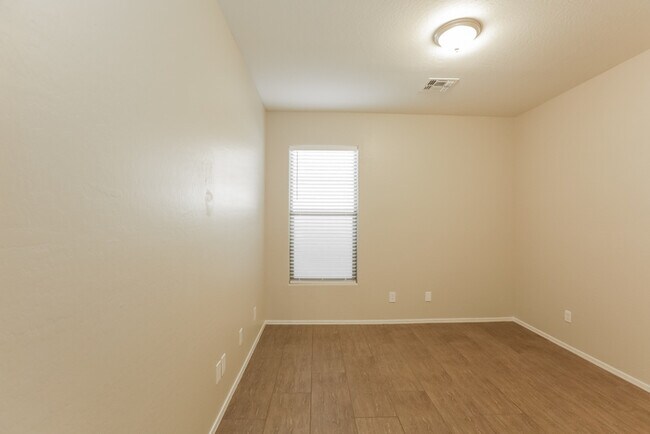 Building Photo - Beautiful 3-Bedroom Home with 2-Car Garage