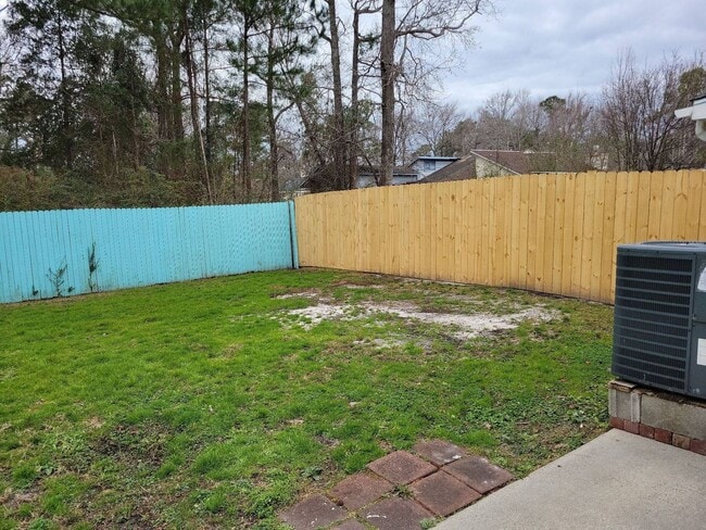 Building Photo - Nice Duplex in Havelock