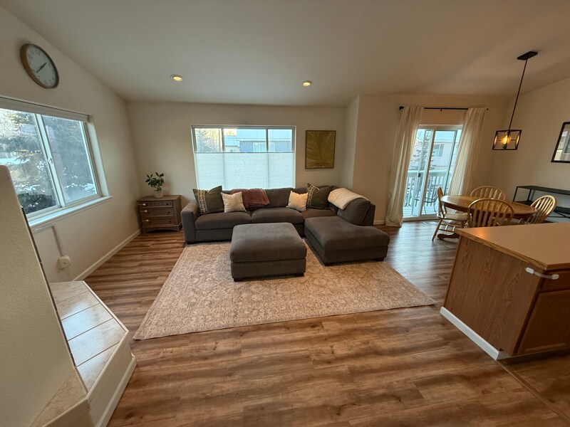 Building Photo - 583 Ocean Point Dr