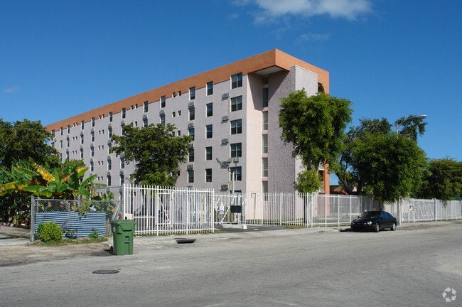 Building Photo - Peters Plaza
