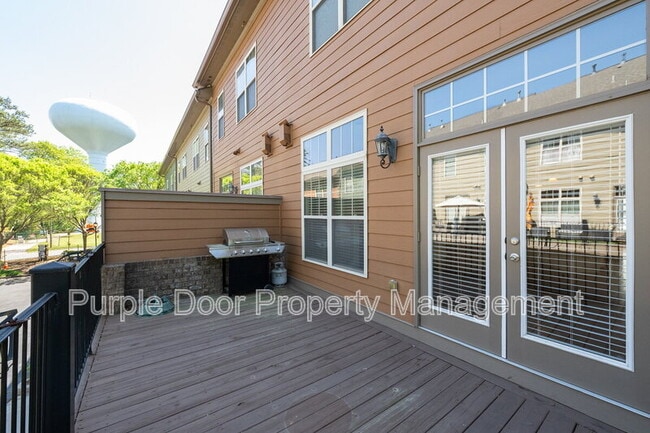 Building Photo - 913 Telfair Close