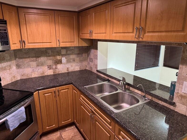 kitchen - 8335 SW 152nd Ave
