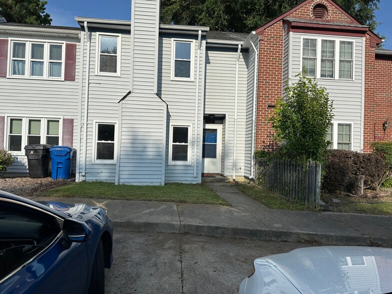 Primary Photo - 716 Glenshire Dr