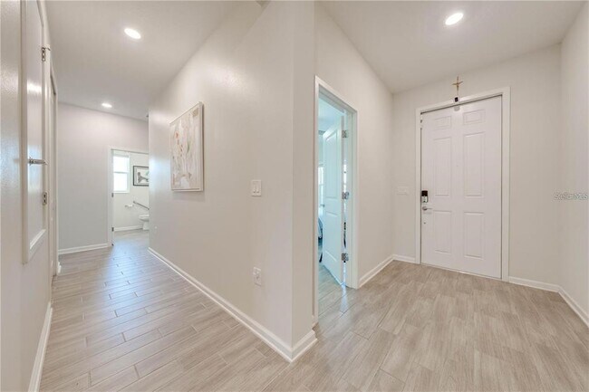 Building Photo - 5301 Amersham Ln