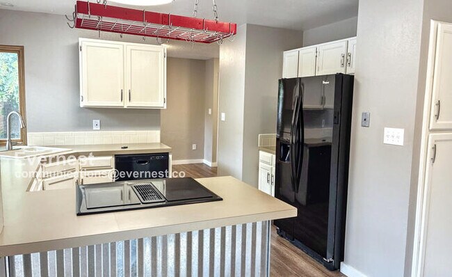 Building Photo - 913 Canosa Ct