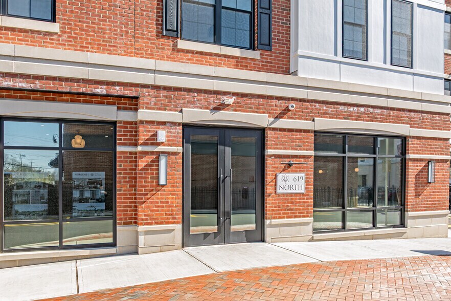 Building Entrance - 619 North