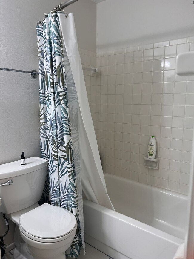 Building Photo - 2bd/2ba Townhome