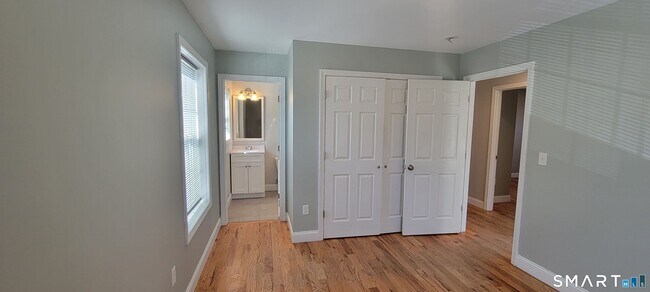 Building Photo - 537 Winchester Ave