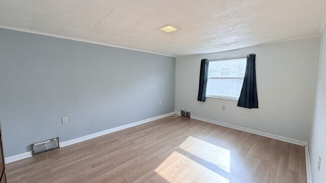 Building Photo - 222 Edmond St