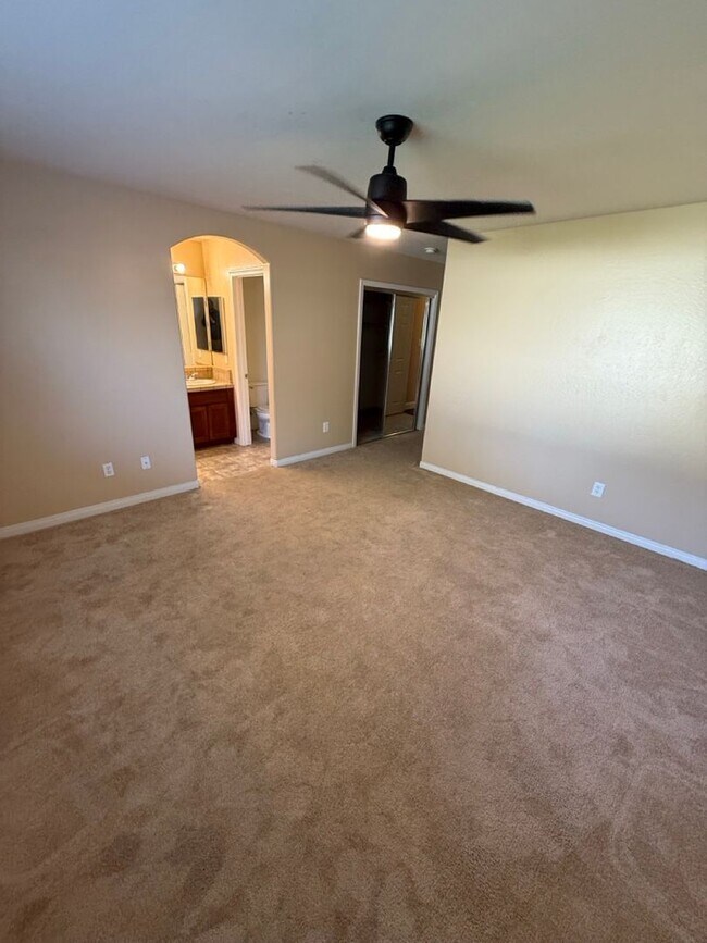 Building Photo - Charming 3-Bedroom Home in Southwest Bakersfield