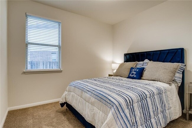 Building Photo - 14225 Fallsprings Way