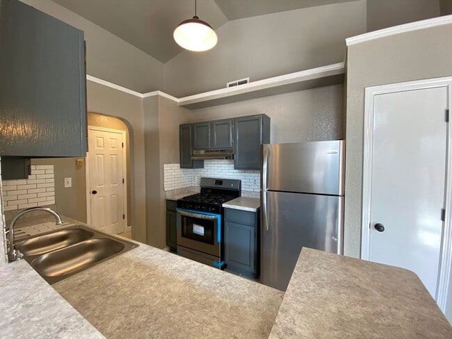 Building Photo - 2914 Royal Knoll Dr