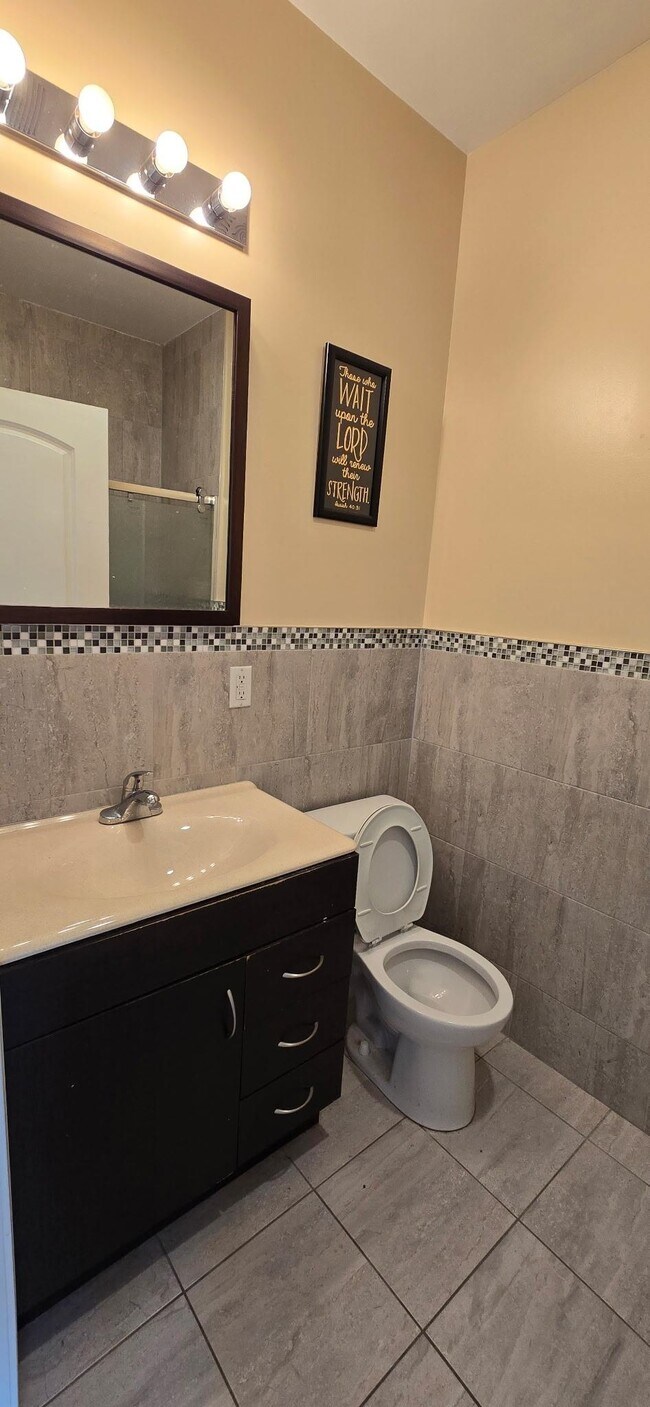 Building Photo - 47 Terhune Ave