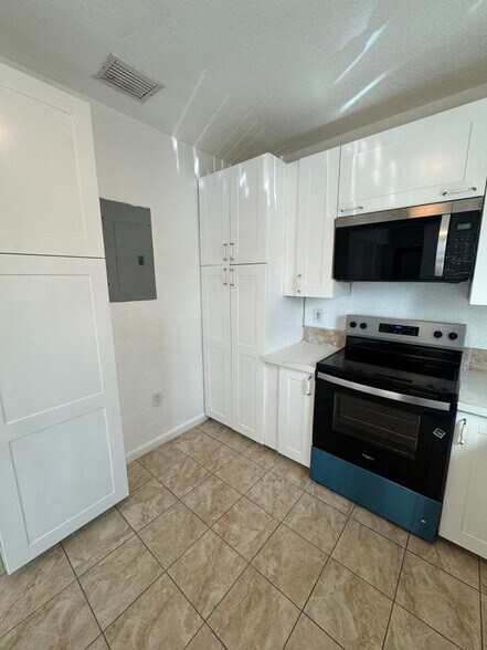 Building Photo - 3055 NW 76th St