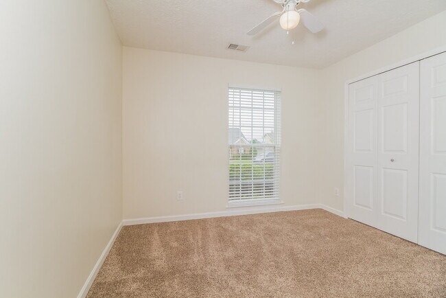 Building Photo - 1015 Mallory Ln