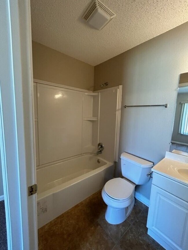 Building Photo - 950 Wynfield Cir