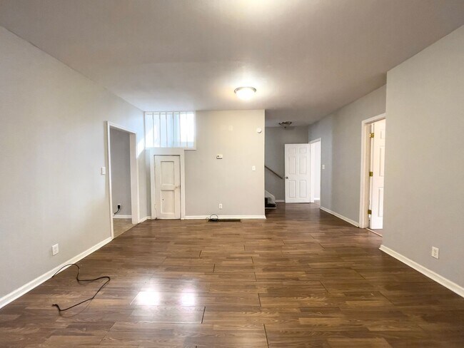 Building Photo - PRELEASING for AUGUST! Pet-Friendly 4BR Walk to Ball State