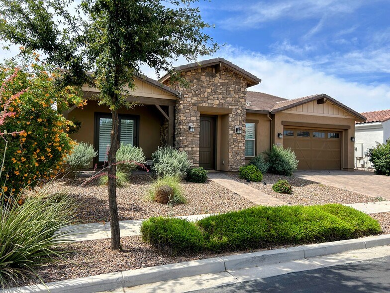 Building Photo - 1811 E Aster Pl