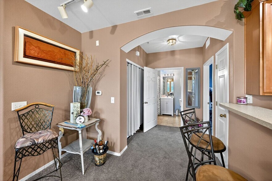 Building Photo - 16386 E Fremont Ave