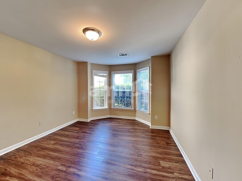 Building Photo - 859 Castlebottom Dr