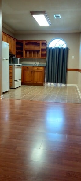 Building Photo - 57815 Labauve Ave