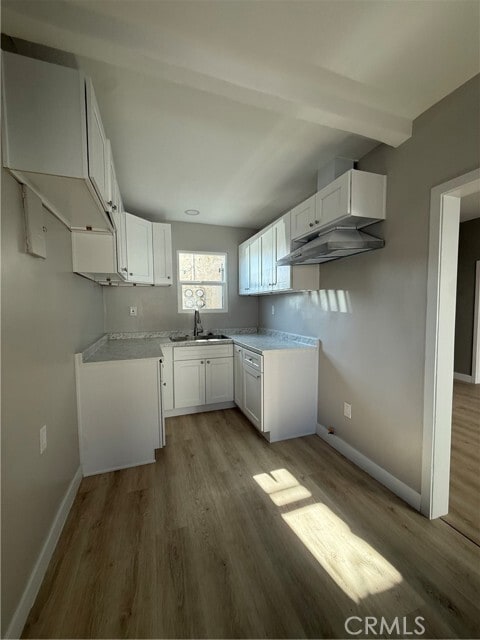 Building Photo - 6430 S Van Ness Ave