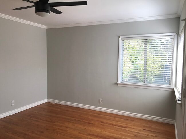 Building Photo - 1304 S Irena Ave