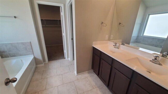 Building Photo - 22514 Busalla Trail