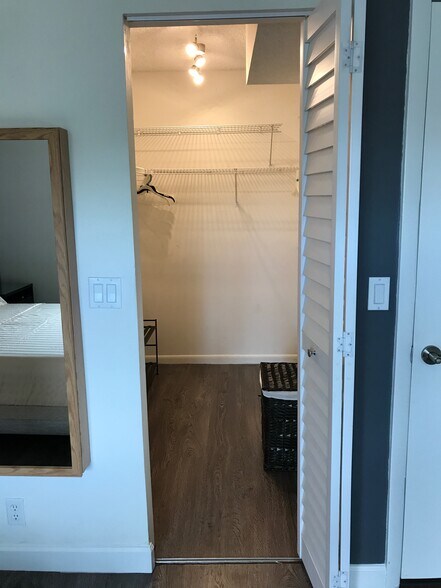 Building Photo - 8621 SW 5th St