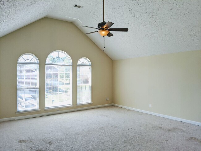 Building Photo - Large Single-Family Home - Deer Valley Sub...