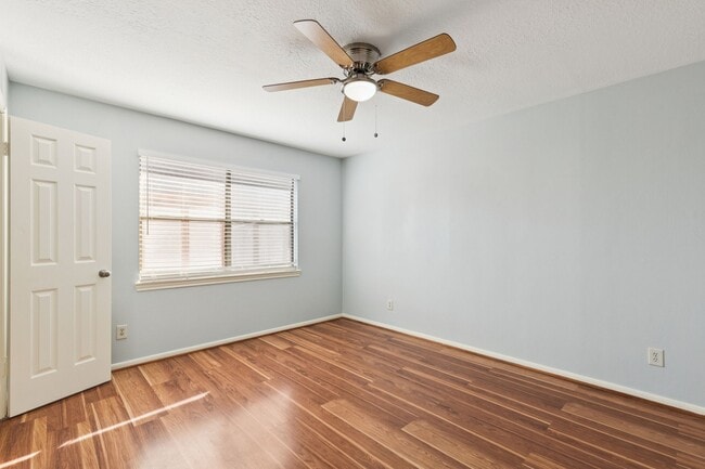 Building Photo - 14819 Walbrook Dr