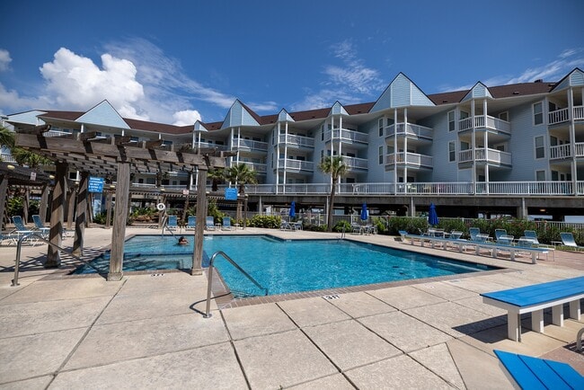 Building Photo - 10811 Termini-San Luis Pass Rd