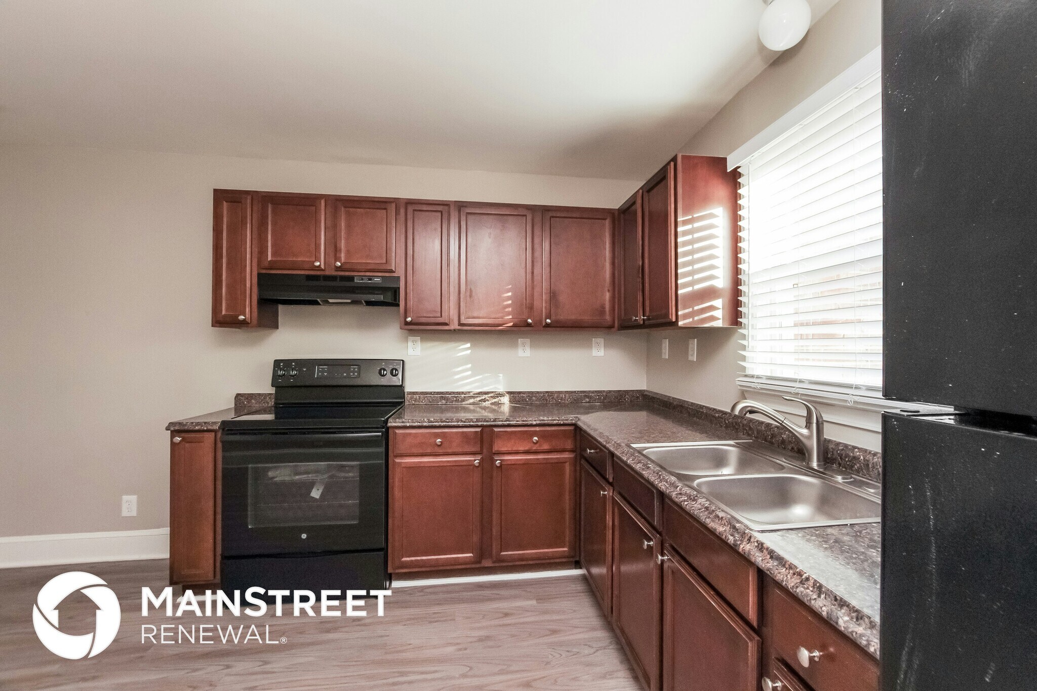 Building Photo - 3624 Sargeant Dr