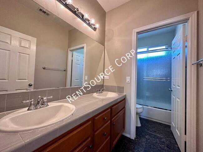 Building Photo - 28479 Falcon Crest Dr