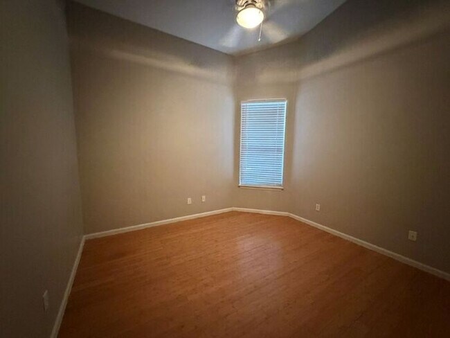 Building Photo - 3130 E Brookwood Ct
