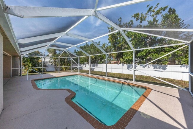 Building Photo - South Venice Annual Pool Home for Rent