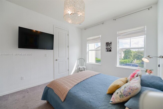 Building Photo - 4735 Eucalyptus Dr