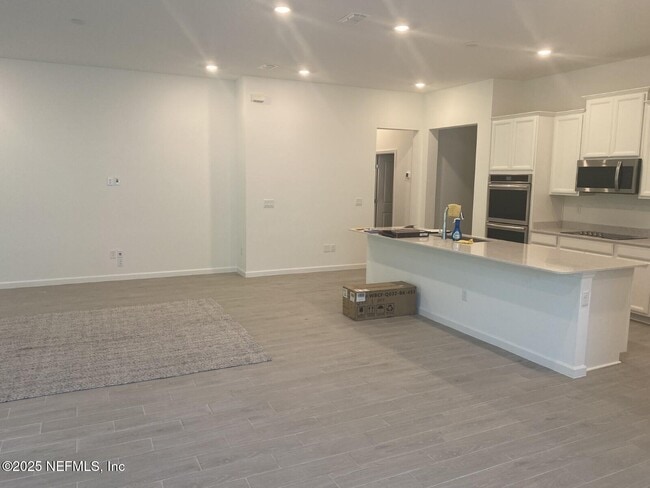 Building Photo - 85704 Stonehurst Pkwy